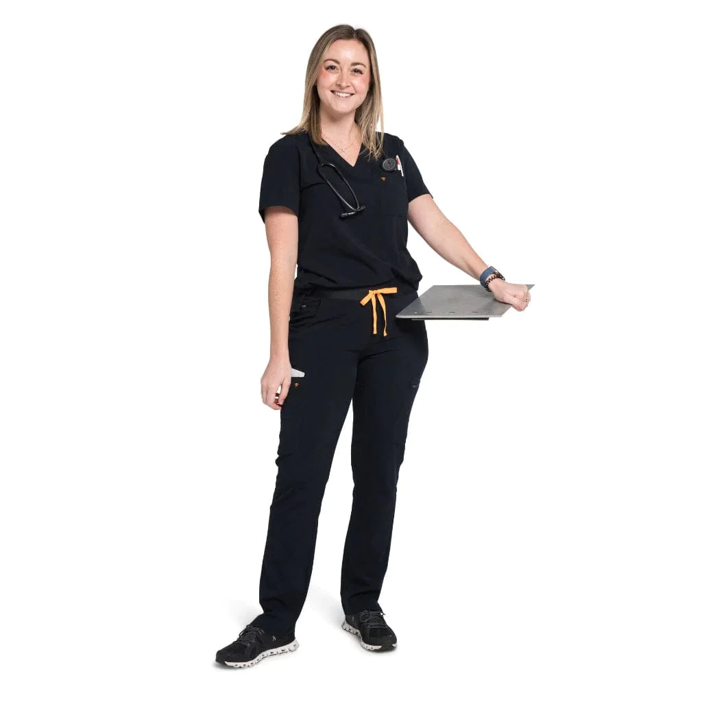 Who Wears Black Scrubs? The Black Scrubs Meaning in Hospitals