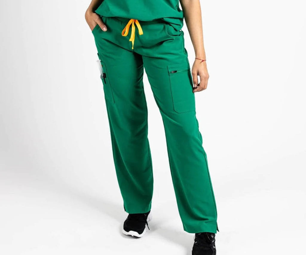 Front picture of the the Bodie scrub pants in hunter green.