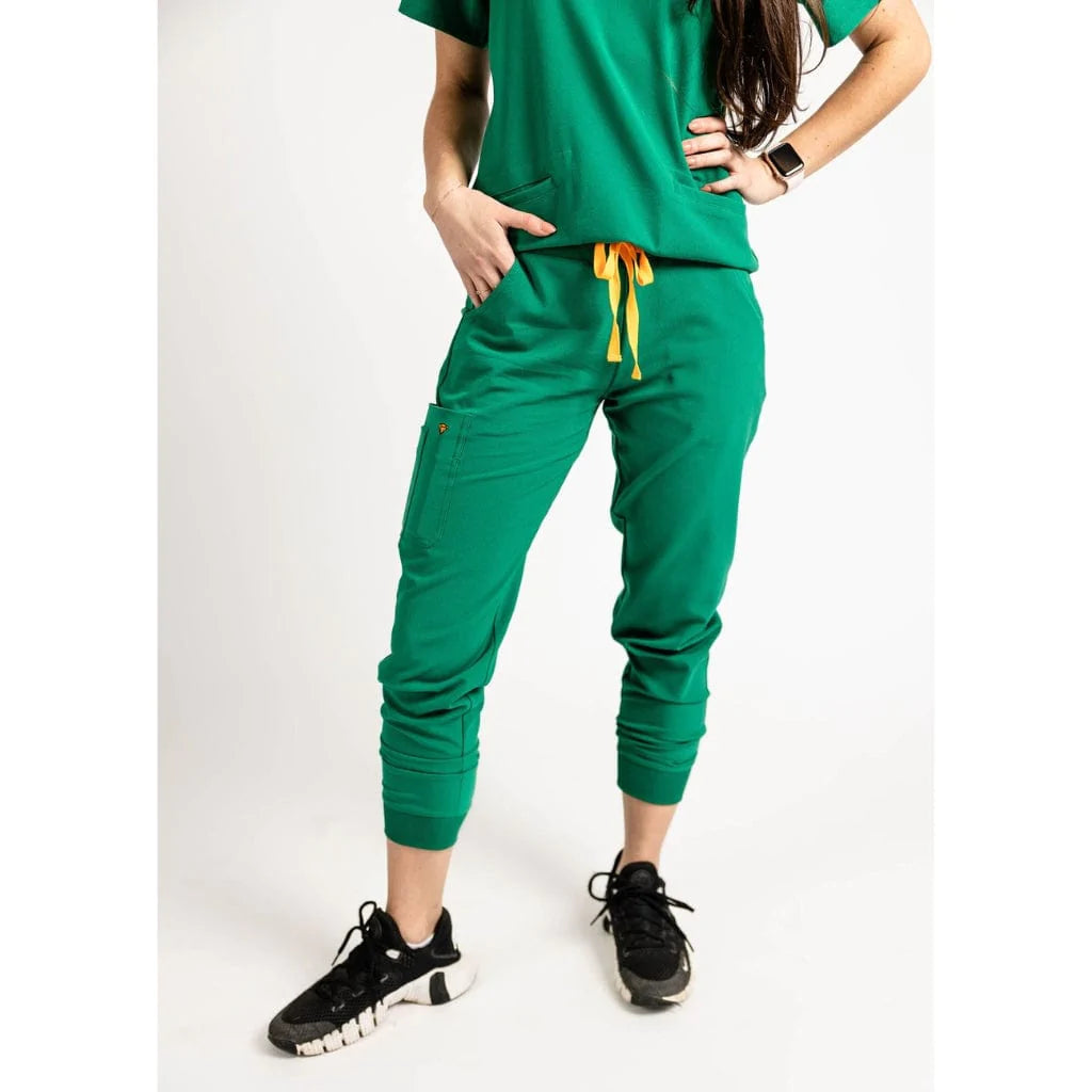 Lower front picture of the the Hatton jogger scrub pants in hunter green.