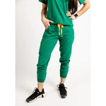 Lower front picture of the the Hatton jogger scrub pants in hunter green.